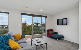Walking Distance Cbd 2 Bdrms Secure Park